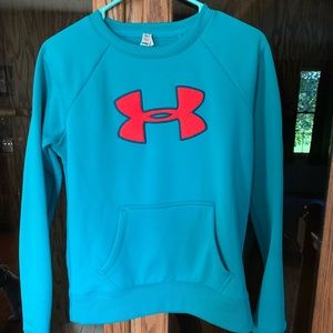 UnderArmour Crewneck with front pocket